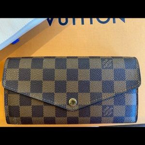 100% Authentuc Louis Vuitton wallet